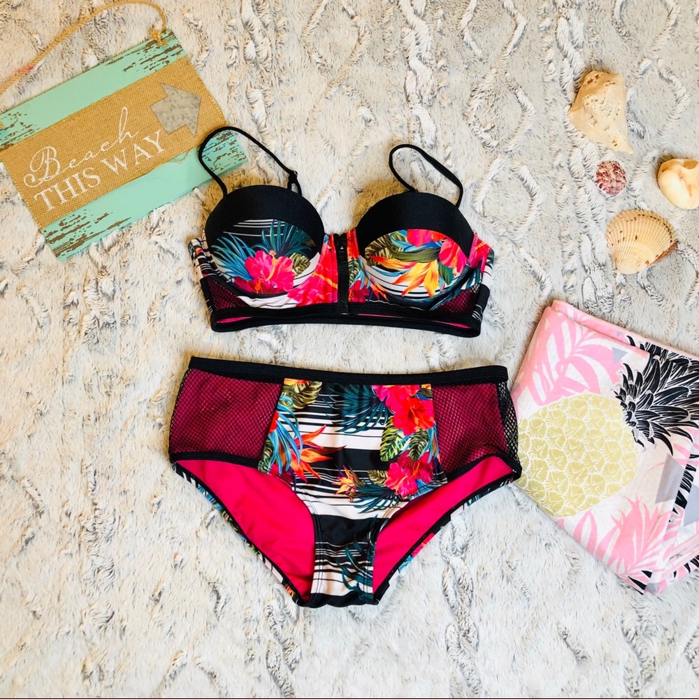 Tropical bikini set 🌺✨